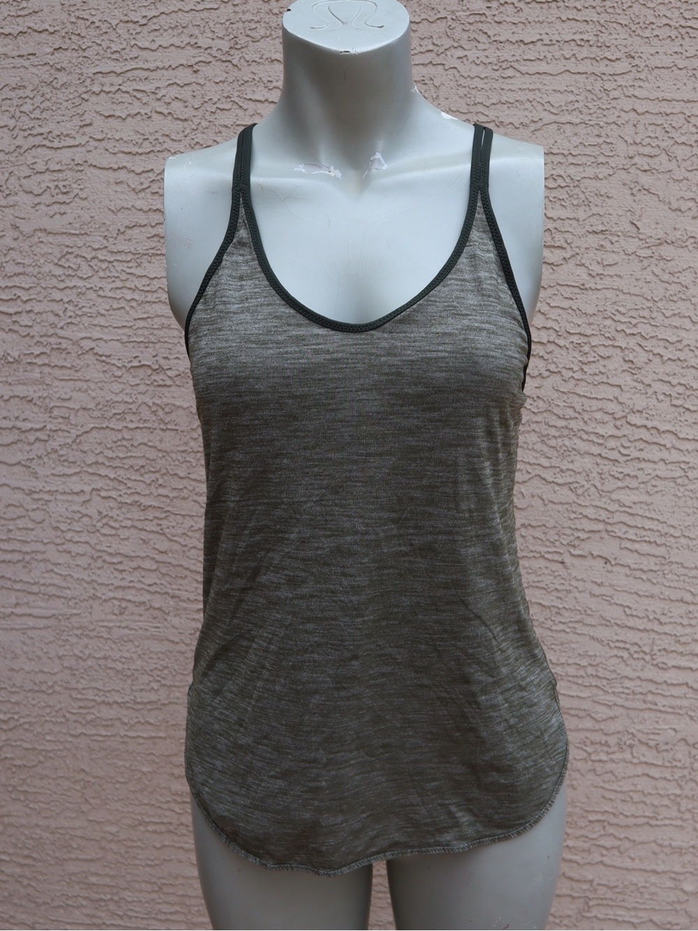 Lululemon athletica women’s heather gray racerback scoop tank | S